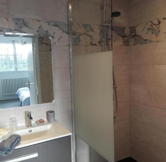 Номер Стандарт Трехместный, La Villa Des Fleurs D Ajoncs