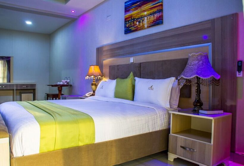 اتاق استاندارد, Eliana Kampala