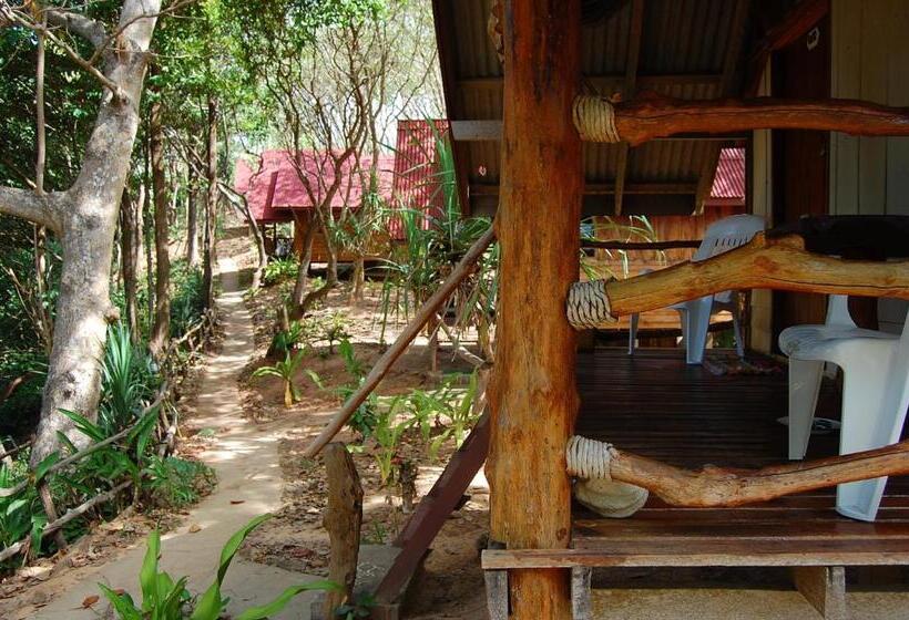 بانگلوی استاندارد, Jungle Hill Beach Bungalow