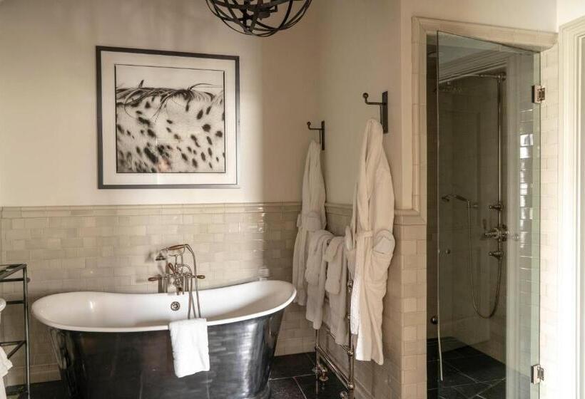 Президентский Люкс, Eleven Scarp Ridge Lodge
