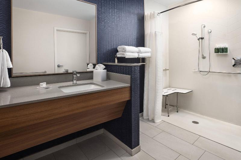 带大床的标准间, Fairfield Inn & Suites By Marriott South Kingstown Newport Area