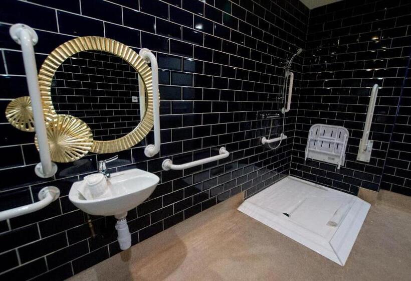 Quarto Estandar para Deficientes Físicos, The Dixie Dean