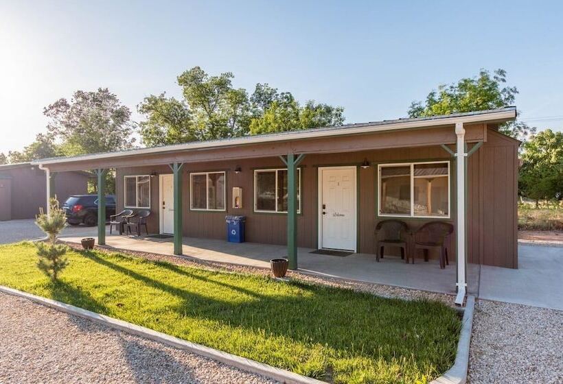 Номер Стандарт, Hurricane Hideaway Lodging