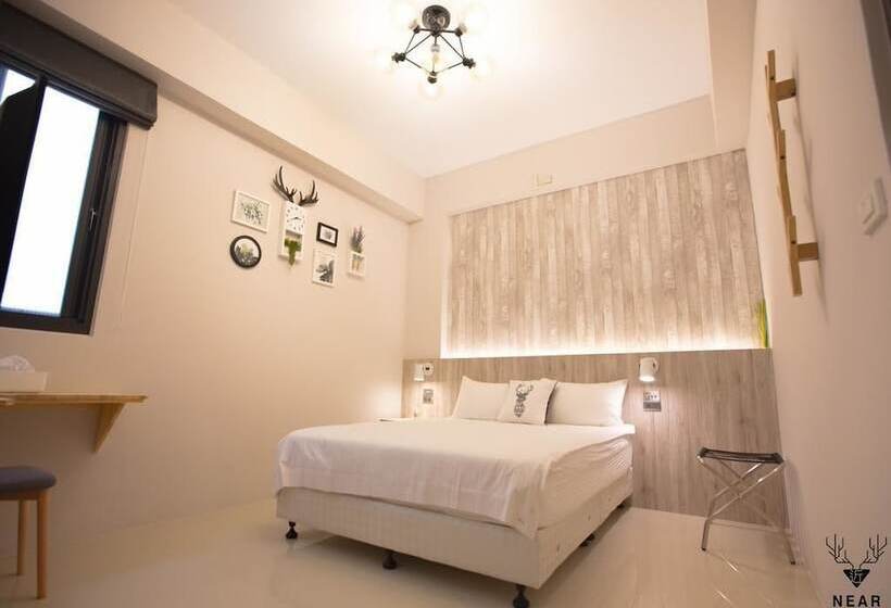 اتاق سوپریور, Near B&b