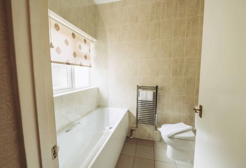 Quarto Familiar, The Grange