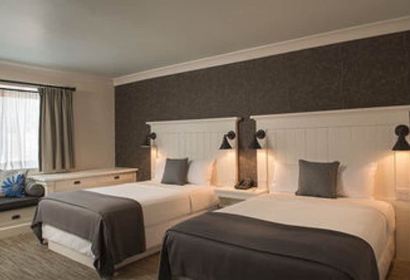 Номер Стандарт 2 Двуспальные Кровати, Village Hotel On Biltmore Estate