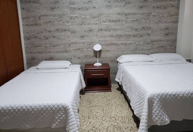 标准三人间, Dc Suites Aeropuerto