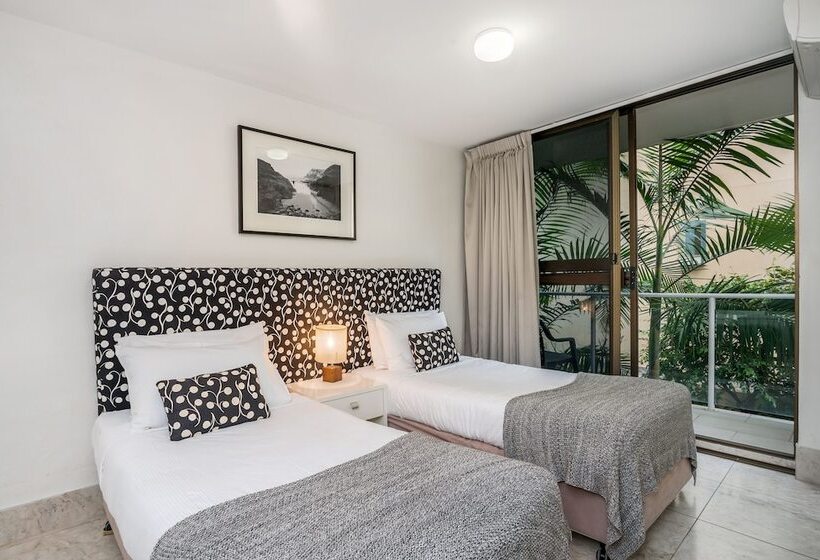 ２ベッドルームのスーペリアアパートメント, Bayview Beachfront Apartments, In Town Right On The Beach
