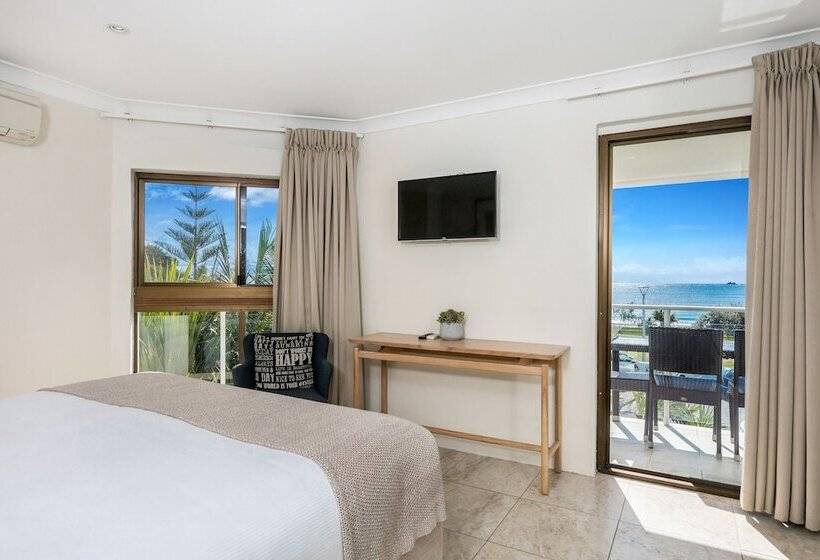 Apartamento Ático 2 Quartos, Bayview Beachfront Apartments, In Town Right On The Beach