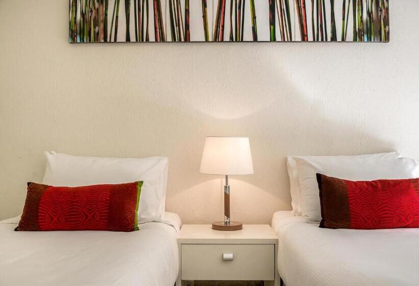 ２ベッドルームのスーペリアアパートメント, Bayview Beachfront Apartments, In Town Right On The Beach