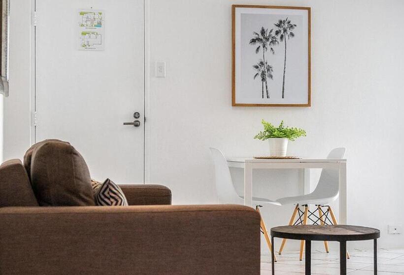 １ベッドルームアパートメント, Bayview Beachfront Apartments, In Town Right On The Beach