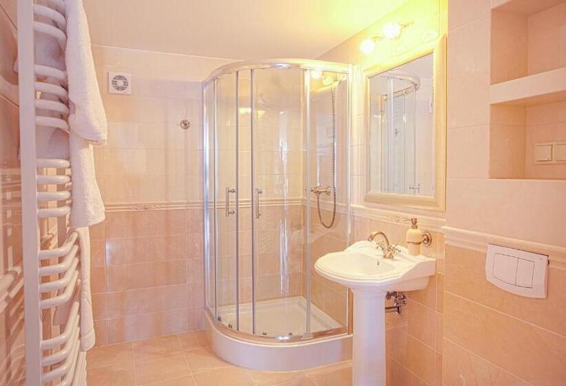 Номер Стандарт Трехместный, Aparthotel Grodzka 21