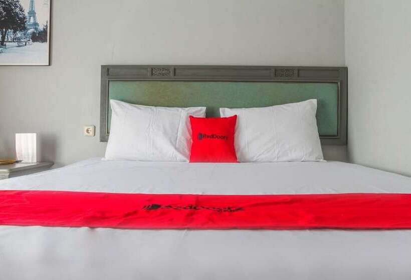 Номер Economy, Reddoorz Plus @ Otista Garut