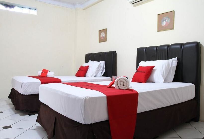 Семейный Номер, Reddoorz Plus @ Otista Garut