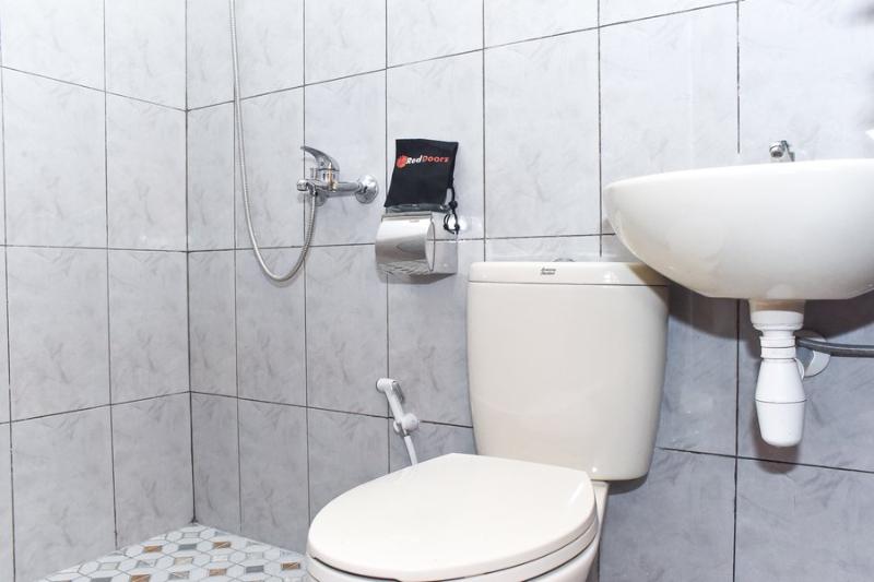 Номер Стандарт, Reddoorz Syariah Near Batu Night Spectacular