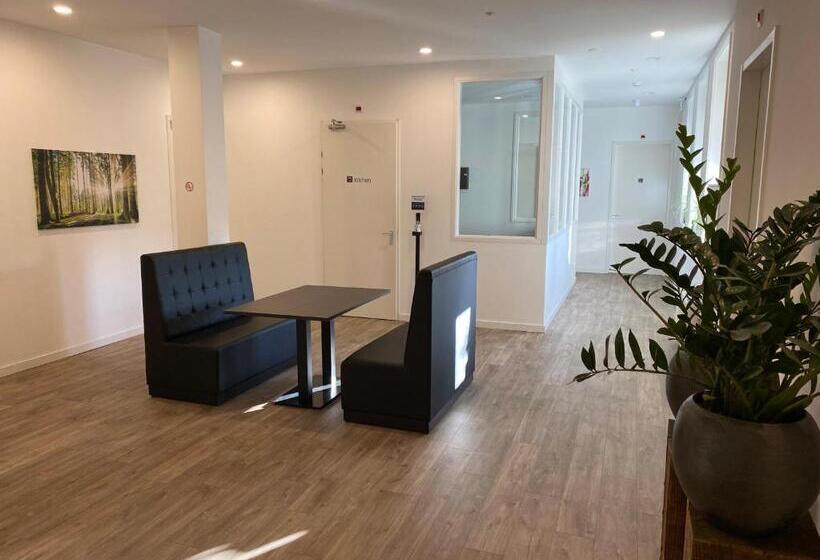 标准单人间共用浴室, Short Stay Wageningen