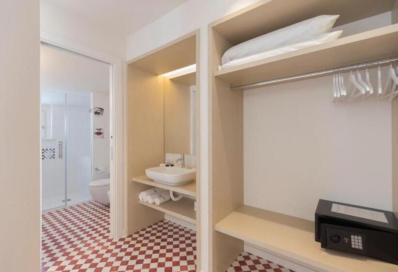 Люкс Повышенной Комфортности, Suite Hotel L Oasi Di Riaci