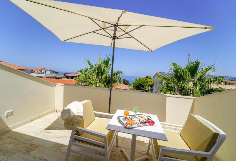 Президентский Люкс, Suite Hotel L Oasi Di Riaci
