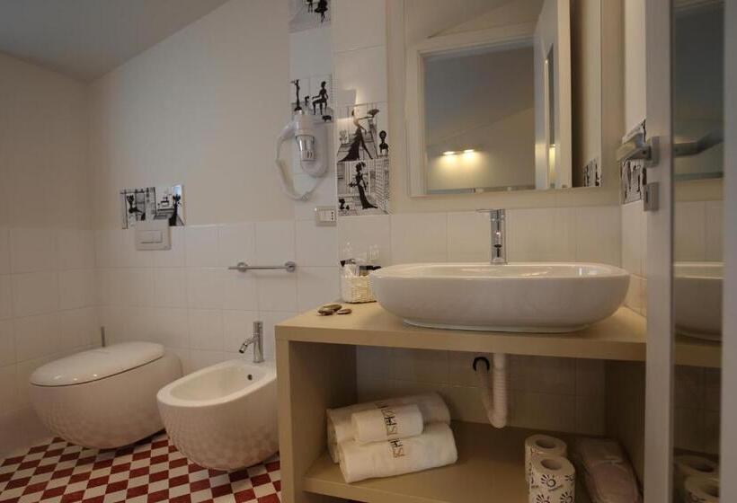 Suíte, Suite Hotel L Oasi Di Riaci