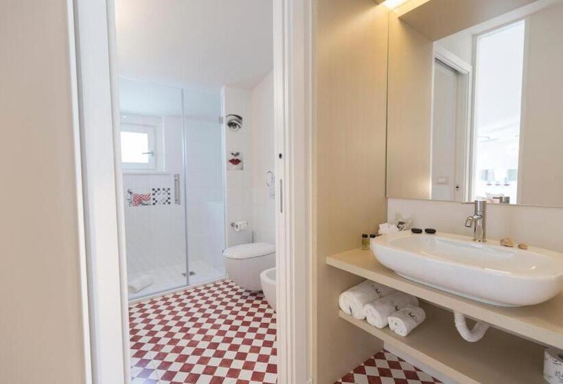 Люкс Повышенной Комфортности, Suite Hotel L Oasi Di Riaci