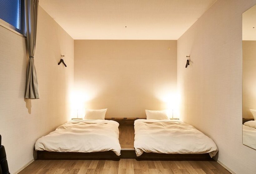 Семейный Номер, &and Hostel Hommachi East