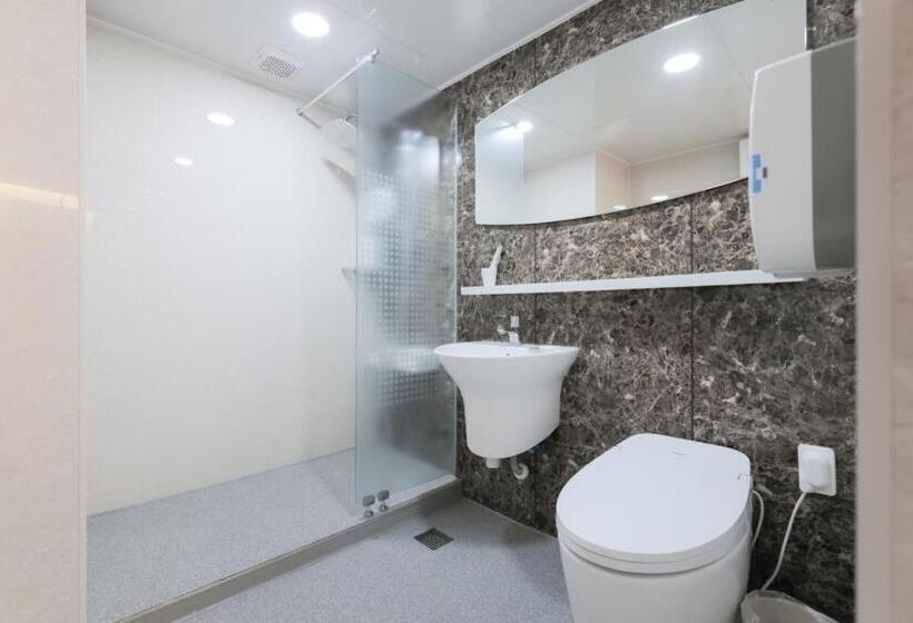Family Suite, Elysian