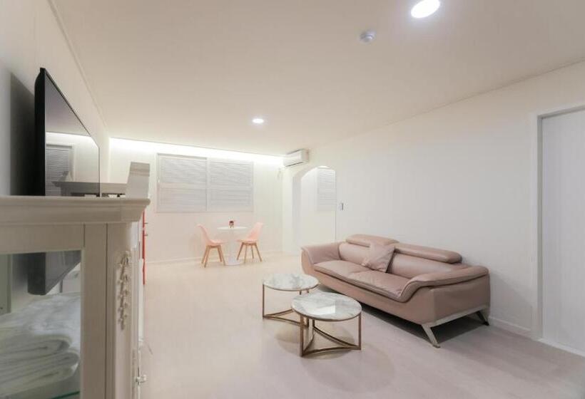 Family Suite, Elysian