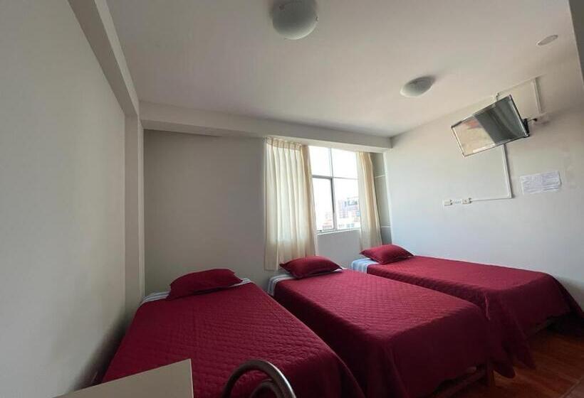 Номер Стандарт Трехместный, Hostal Sotillo