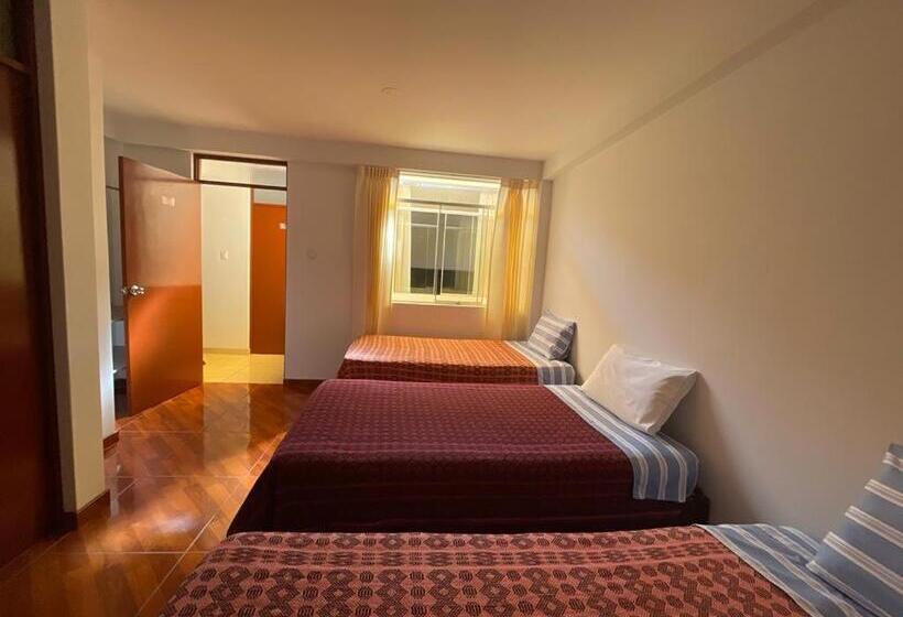 غرفة قياسية ثلاثية, Hostal Sotillo