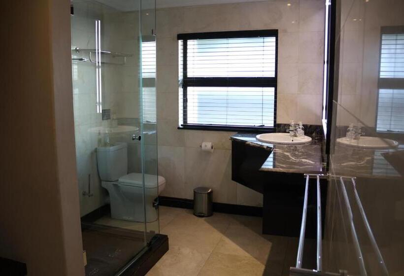 Quarto Superior, Kosmos Lodge