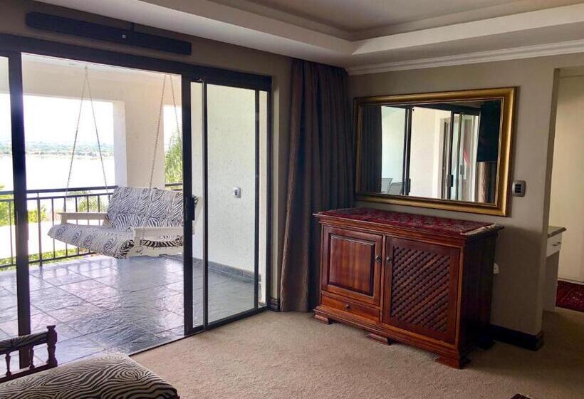 Quarto Familiar, Kosmos Lodge
