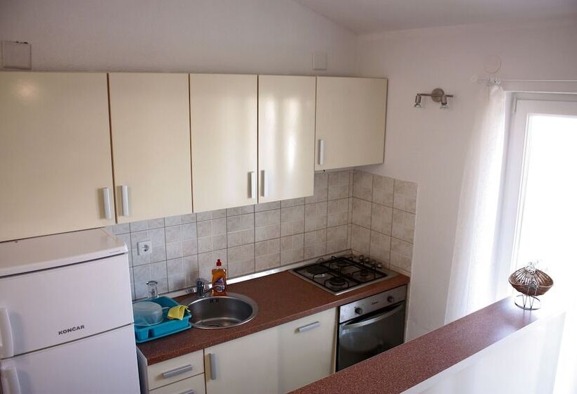 آپارتمان 3 خوابه, Apartments Miki Pag