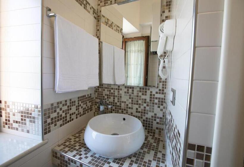 اتاق استاندارد, B&b Ponte Capograssi