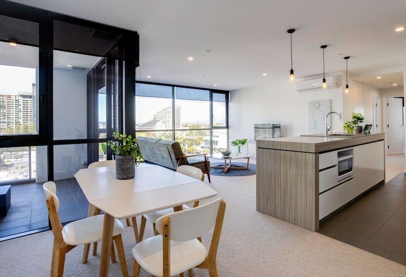 آپارتمان 1 خوابه با چشم‌انداز جانبی دریا, Qube Broadbeach
