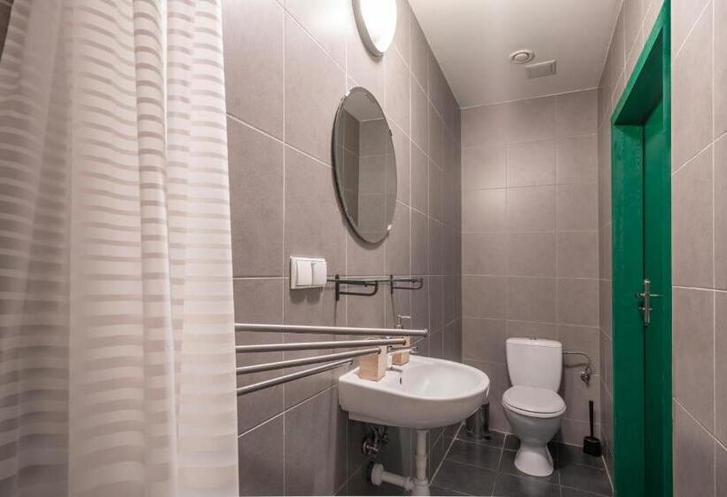 Семейный Номер, 110 Hostel