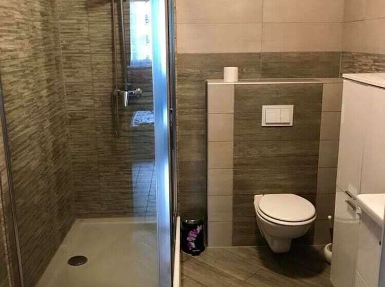 اتاق لوکس, Guest House Klanfar