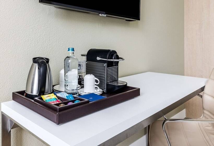 Номер Superior, NH Cali Boulevard del Río