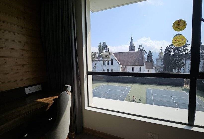 Quarto Deluxe, Yashshree Sanderling Mall Road