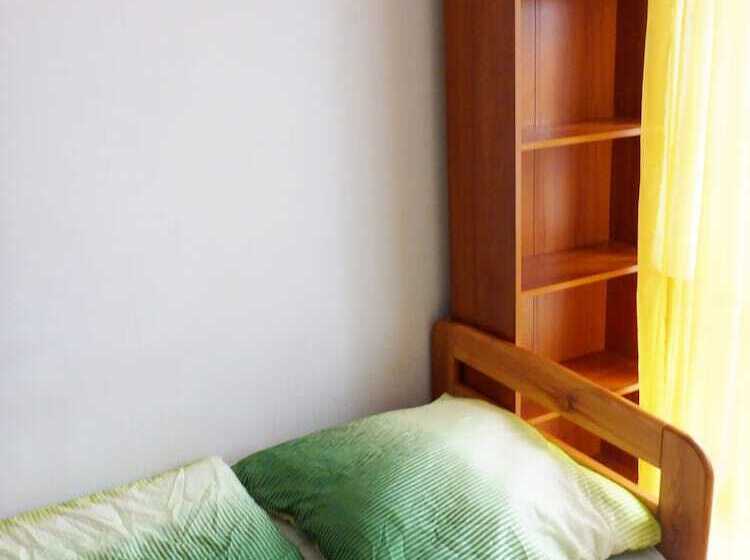 Семейный Номер Совместный Санузел, Folks Village Plowce House