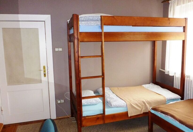 Quarto Familiar Banheiro Compartilhado, Folks Village Plowce House