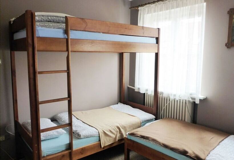 Семейный Номер Совместный Санузел, Folks Village Plowce House