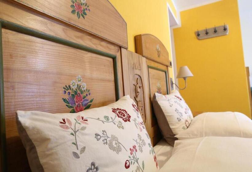 Апартаменты 2 Спальни с Балконом, Albergo Centrale Forni