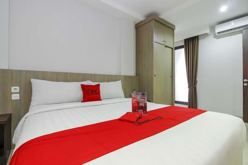 Люкс, Reddoorz Plus @ Tb Simatupang