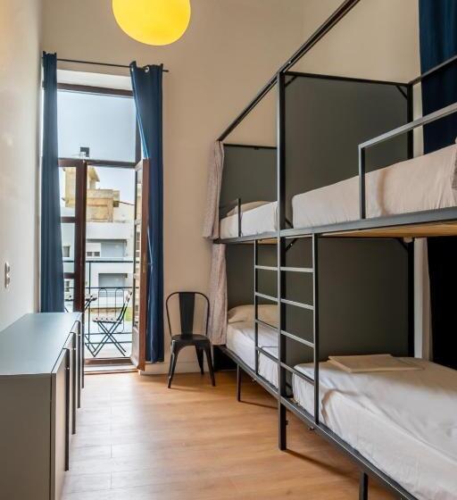 Quarto Quadruplo Estandar Banheiro Compartilhado, Intra Muros Hostel