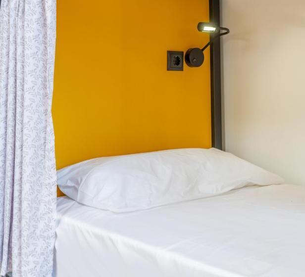 Quarto Familiar Banheiro Compartilhado, Intra Muros Hostel