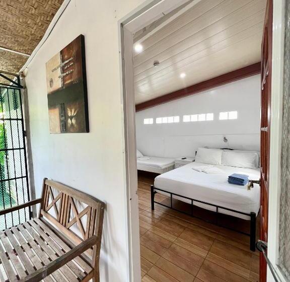 디럭스 트리플 룸, Balai Tinay Guesthouse