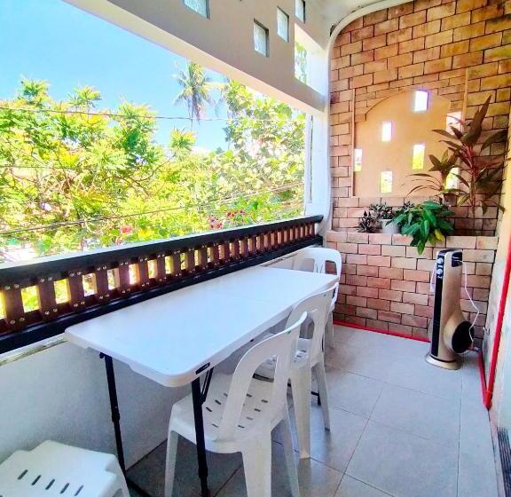 스탠다드 발코니 스튜디오, Balai Tinay Guesthouse