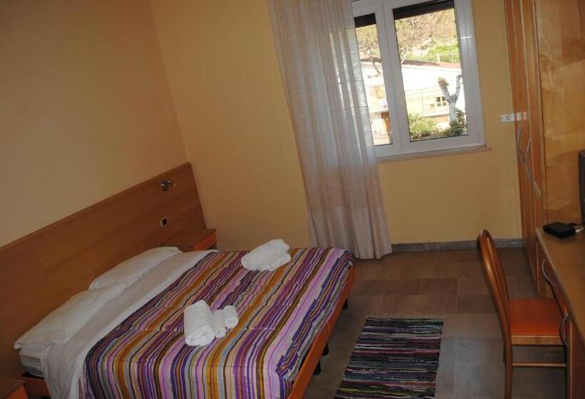 اتاق استاندارد سه نفره, South Paradise