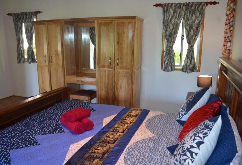 اتاق لوکس با بالکن, Nid Aigle Lodge