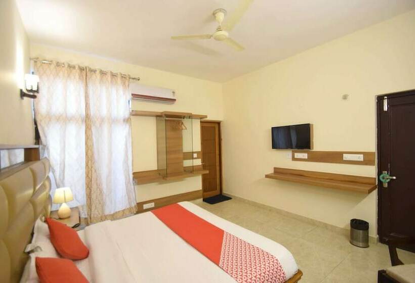اتاق استاندارد, Capital O 11567 Hotel Shivalik Hills